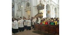 Aussendung der Sternsinger im Hohen Dom zu Fulda (Foto: Karl-Franz Thiede)